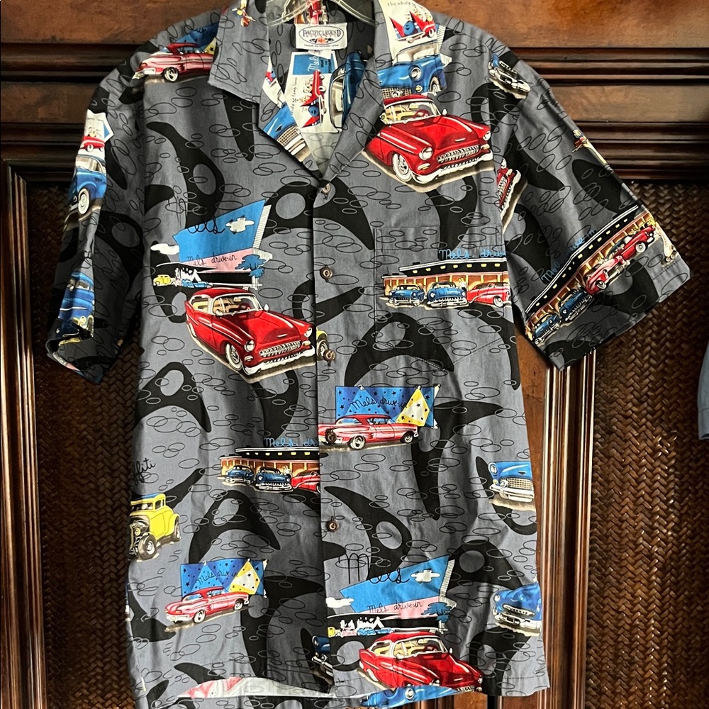 Gray Vintage Car Print Short-Sleeve Button-Down Shirt